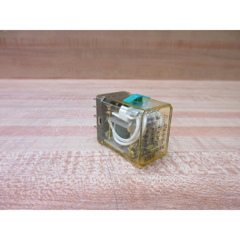 IDEC RY4S-ULC-DC24V Relay RY4S-ULC-24V DC Green Clip - New No Box