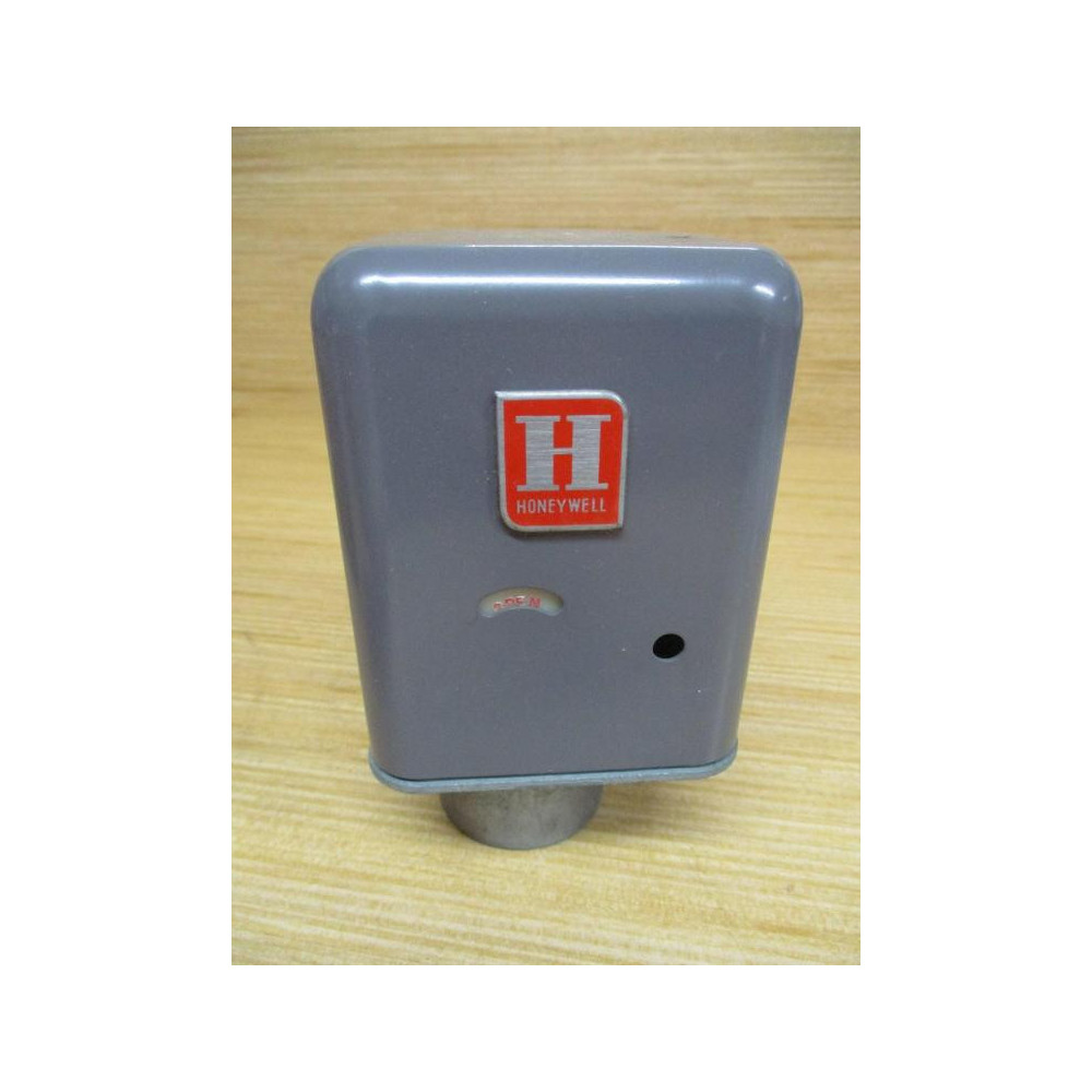 Honeywell V2045A 1004 2 Actuator V2045A10382 - New No Box