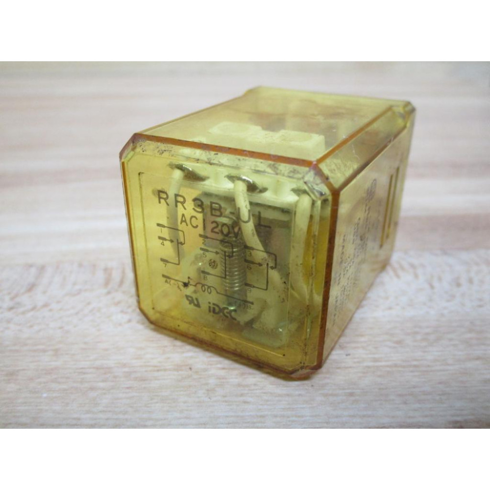 IDEC RR3B-UL-AC120V Relay RR3B-UL-120V AC 120VAC (Pack of 5) - Used