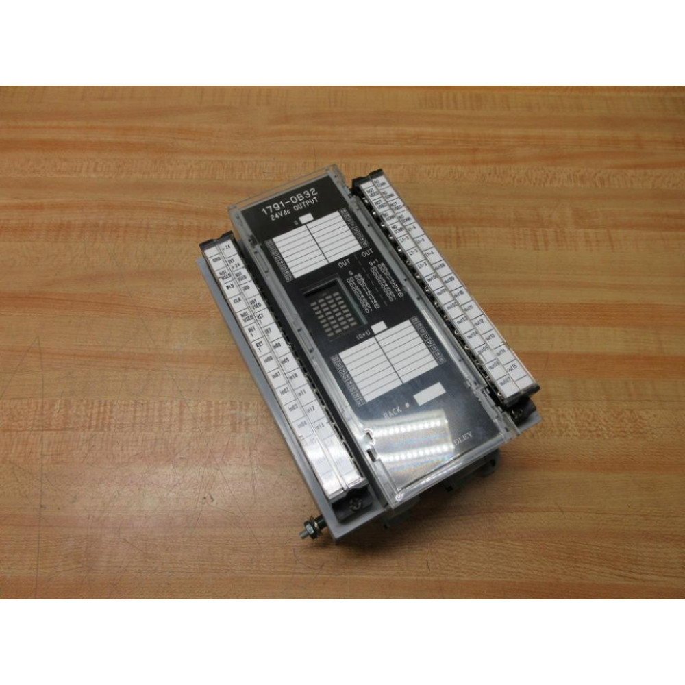 Allen Bradley 1791-0B32 DC Ouput IO Module 1791-OB32 Series B REV.B01 - Used