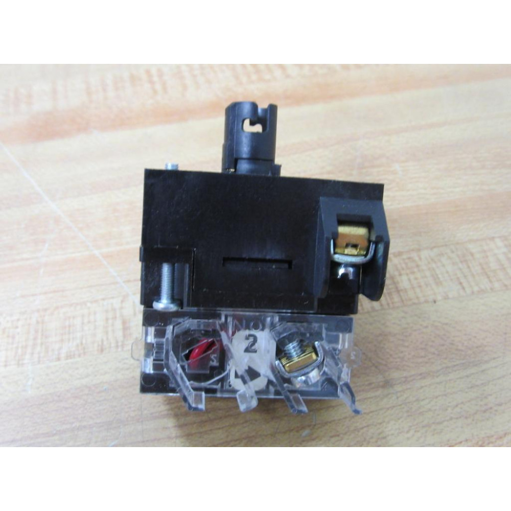 General Electric CR104PXG50 Full Voltage Socket - New No Box