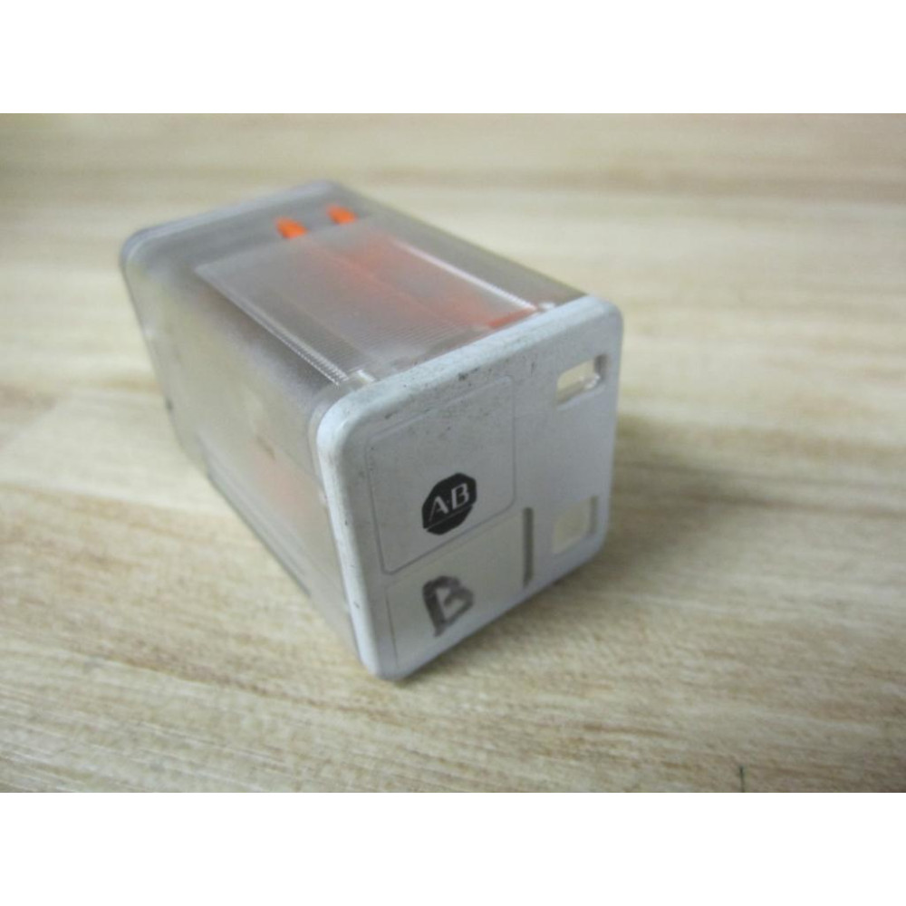 Allen Bradley 700-HA33Z24VDC Relay 700-HA33Z24V DC Series B 24VDC - Used