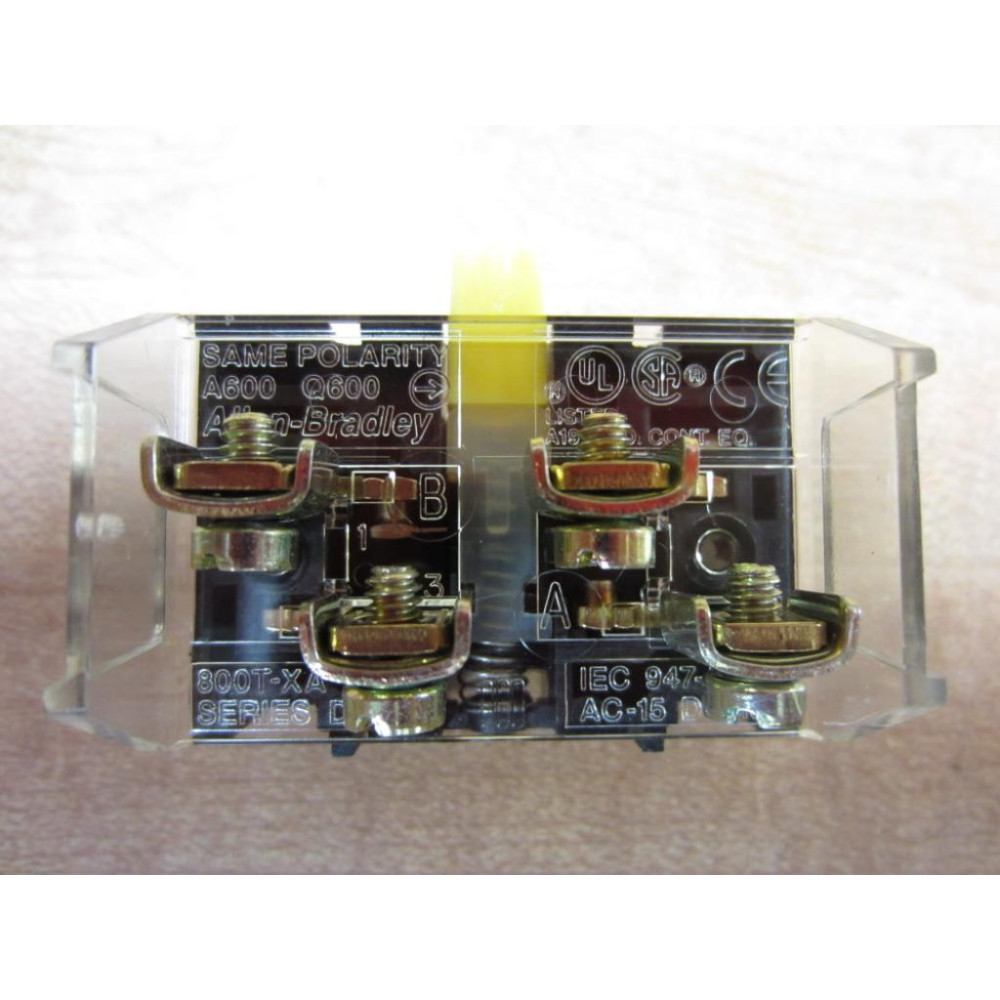 Allen Bradley 800T-XA Contact Block 800TXA W Clip - New No Box