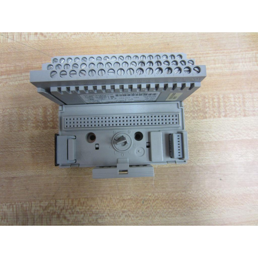 Allen Bradley 1794-TB3 Terminal Base 1794TB3 Ser. A - New No Box