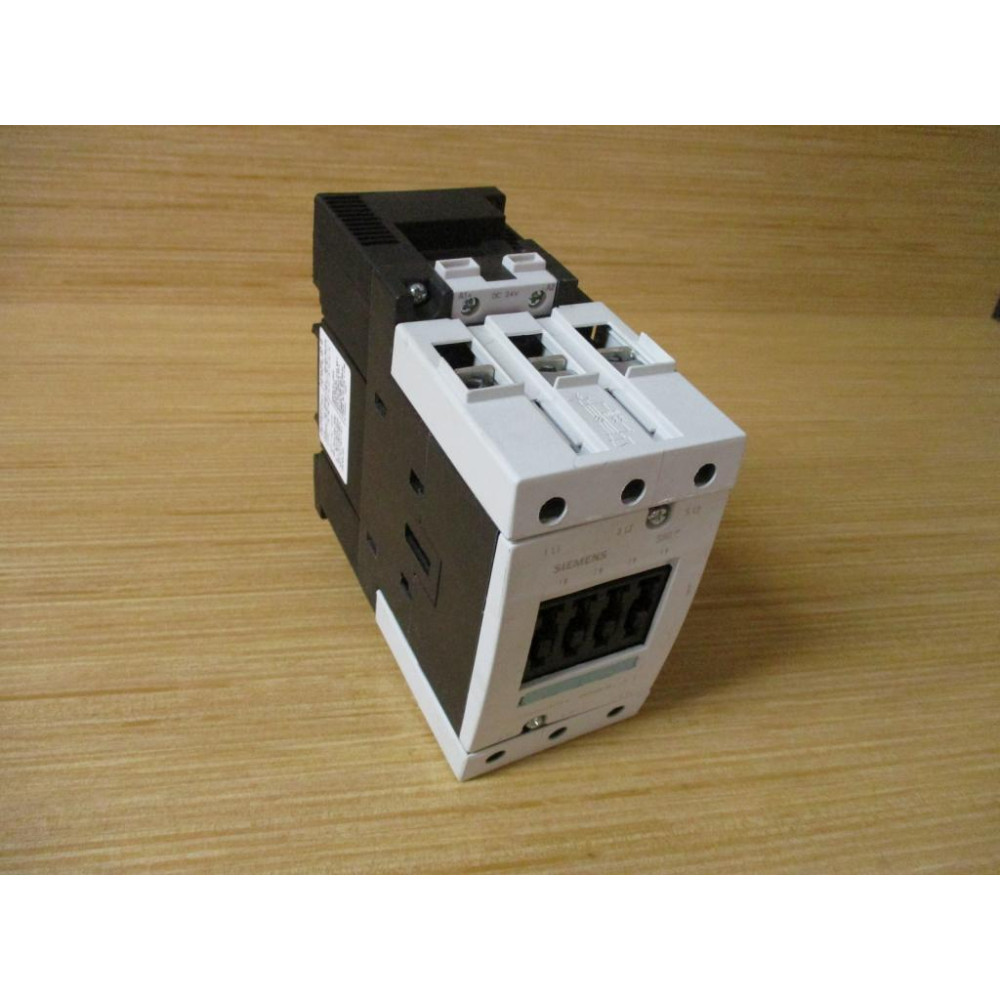 Siemens 3RT1045-1BB40 Sirius Contactor 3RT10451BB40 Chipped Corner - New No Box