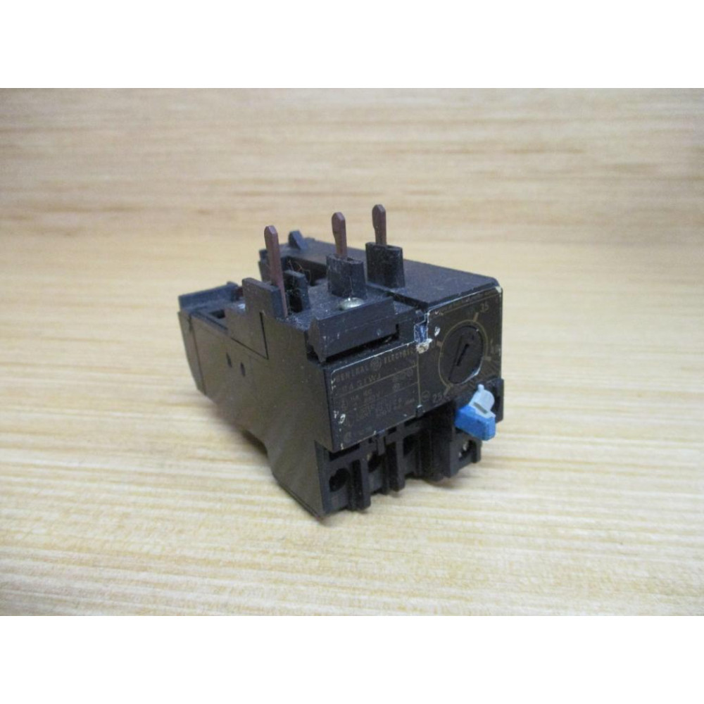 General Electric CR4G1WJ Overload Relay Fixed Heater - Used