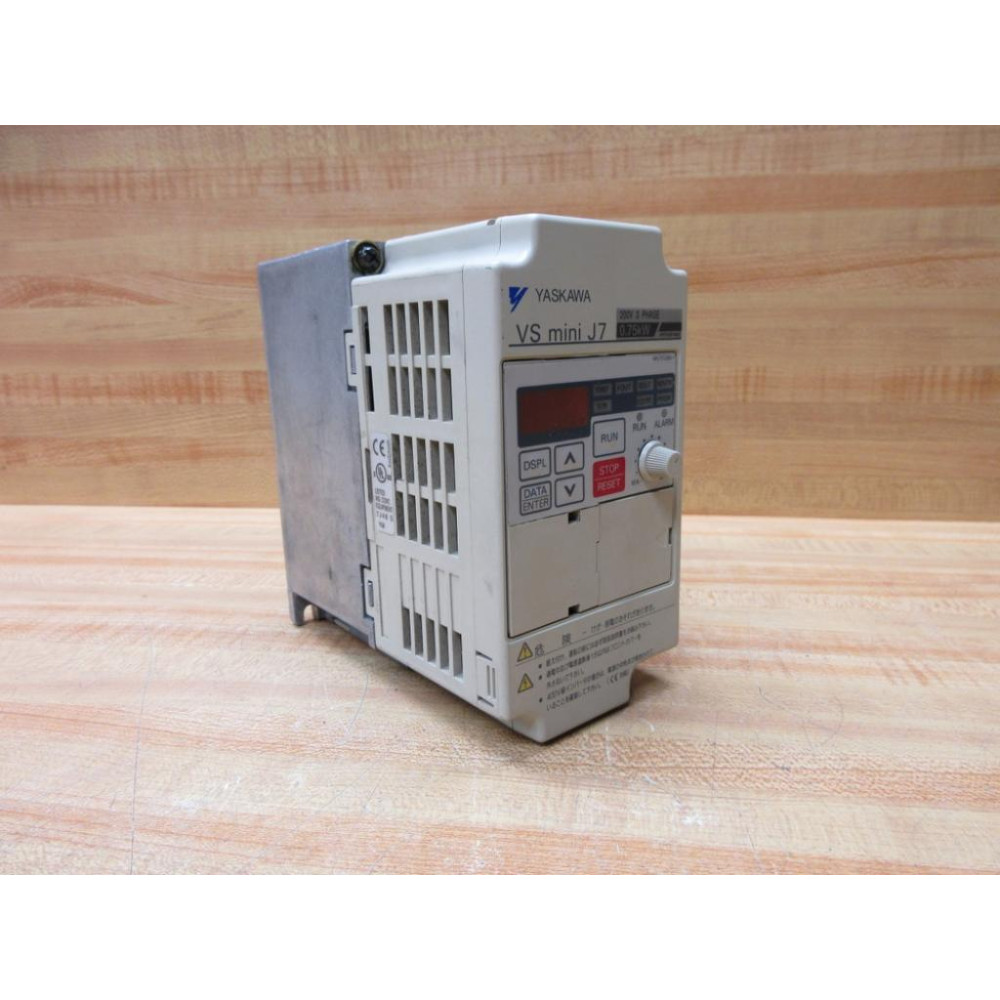 Yaskawa Electric CIMR-J7AA20P7 Variable Frequency Drive - Used
