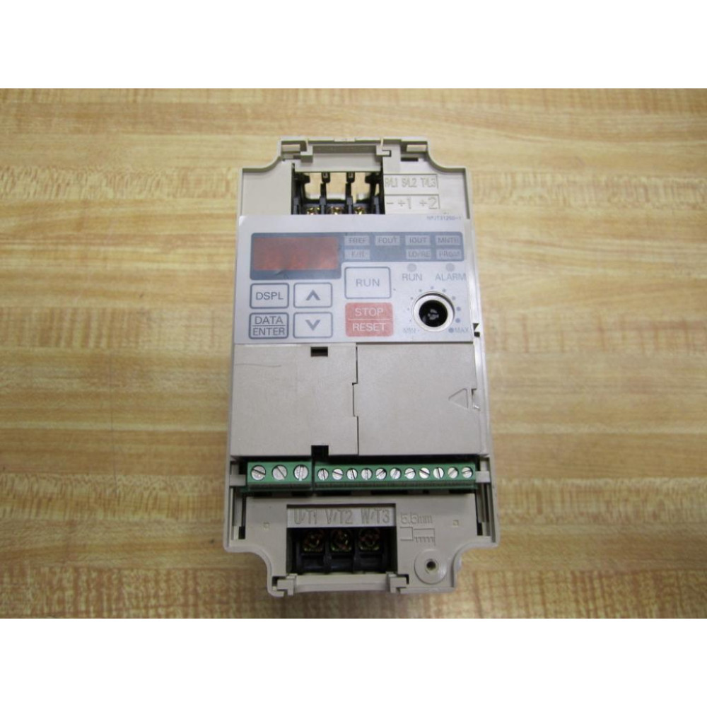 Yaskawa Electric CIMR-J7AA20P7 Variable Frequency Drive Missing Terminal Covers - Used