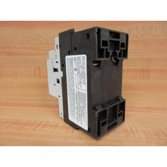 Siemens 3RV1021-1KA10 9-12.5A Circuit Breaker 3RV10211KA10 With 3RV1901-1F Auxiliary Contact - Used