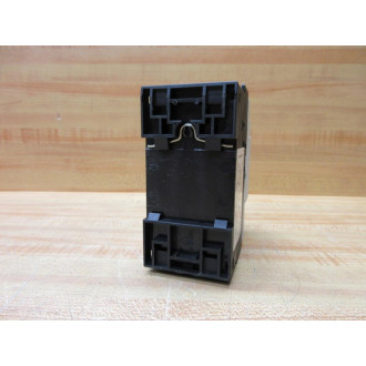 Siemens 3RV1021-1JA10 Circuit Breaker 3RV10211JA10 W3RV1901-1E - Used