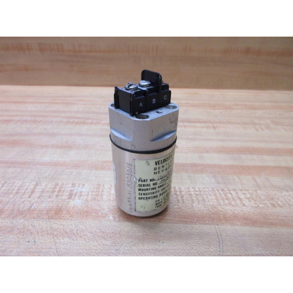 Bently Nevada 16699-01-05-03 Velocity Seismoprobe Chipped - Used