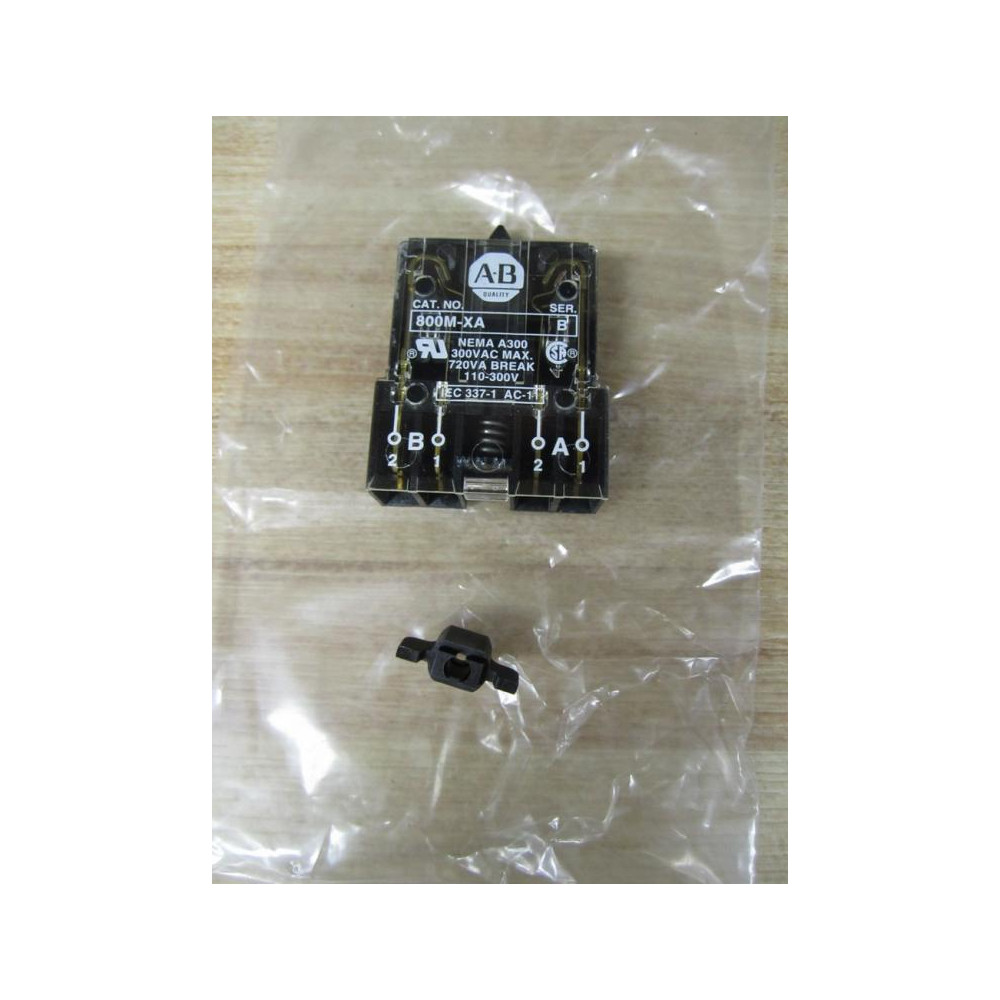 Allen Bradley 800M-XA Contact Block 800MXA WClip Series B 300VAC - New No Box