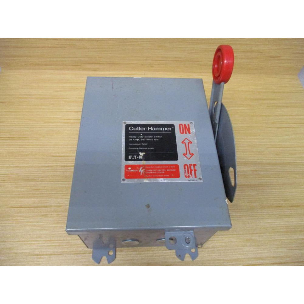 Cutler Hammer DH361UDK Eaton Safety Switch 5 Knockouts - Used