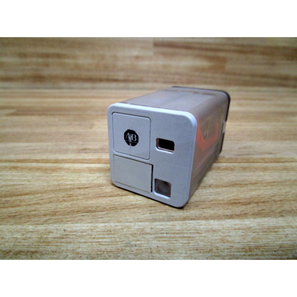 Allen Bradley 700-HAX2A1-120VAC Relay 700HAX2A1120VAC Series C - Used