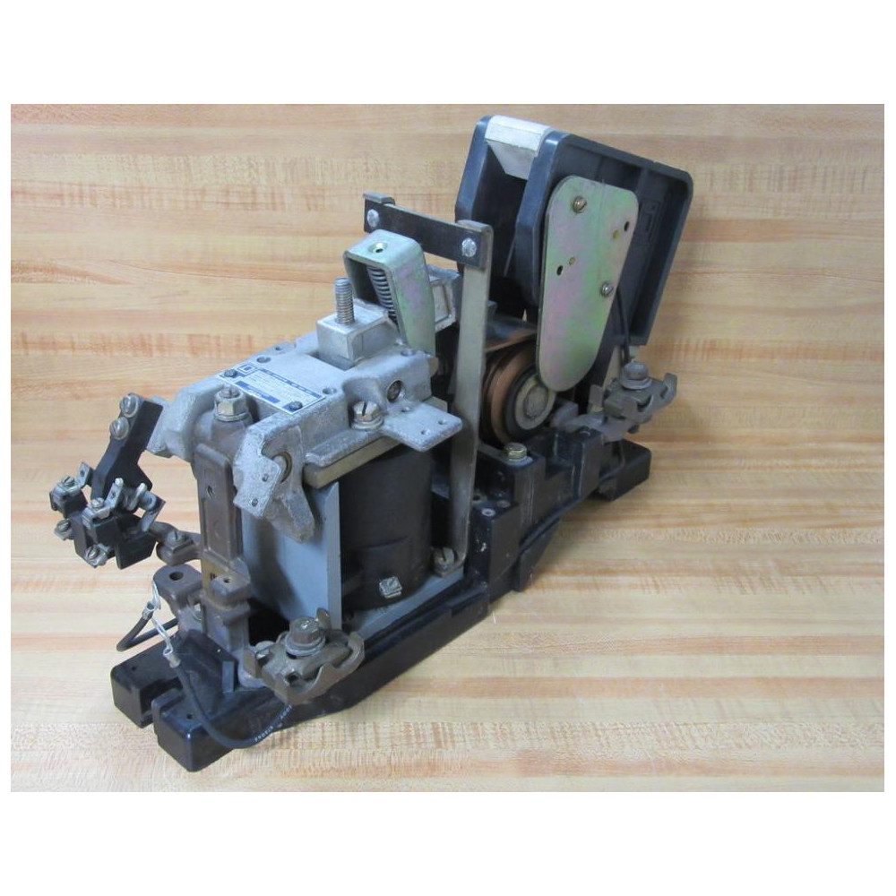 Square D 7004-MG01 D.C. Contactor 7004MG01 - Used