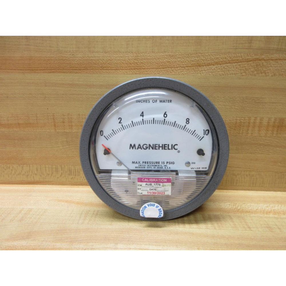 Dwyer W12ZMB Magnehelic Gauge 2010 - New No Box