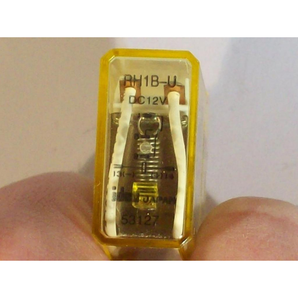 IDEC RH1B-U-DC12V Relay RH1B-U-12VDC