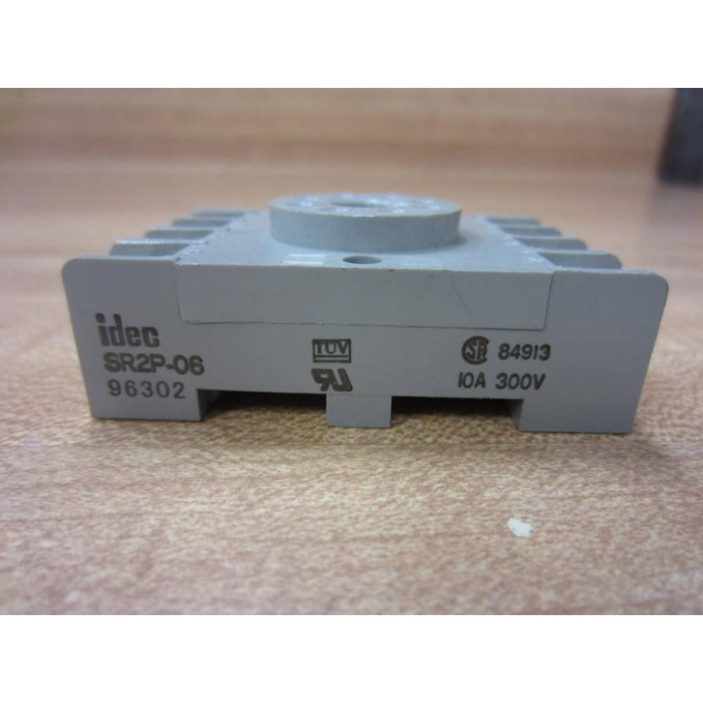 IDEC SR2P-06 Socket Relay SR2P06 - New No Box