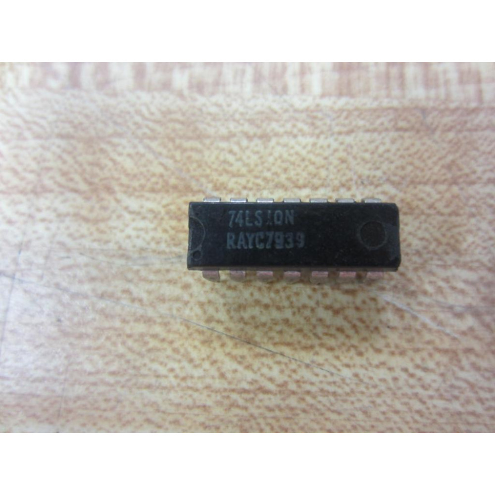 Signetics 74LS10N Integrated Circuit