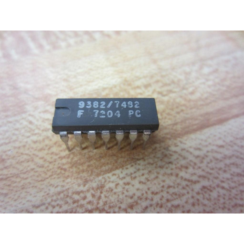 Fairchild 7204 Integrated Circuit 7204 PC