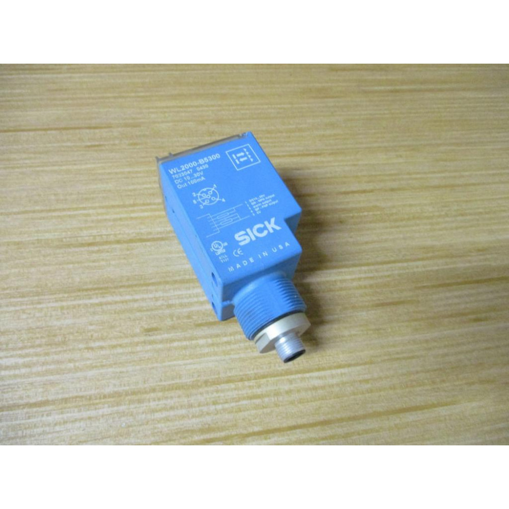 Sick WL2000-B5300 Photoelectric Sensor WL2000B5300 WO Nut - Used
