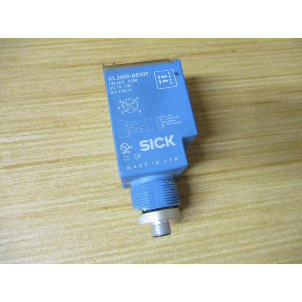 Sick WL2000-B5300 Photoelectric Sensor WL2000B5300 Chipped, WO Nut - Used
