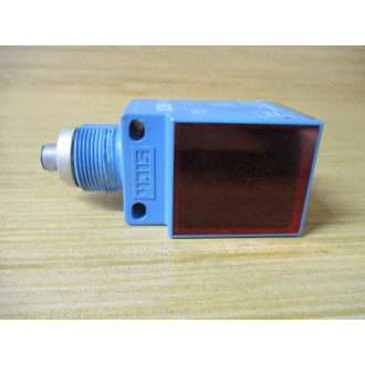 Sick WL2000-B5300 Photoelectric Sensor WL2000B5300 Chipped, WO Nut - Used
