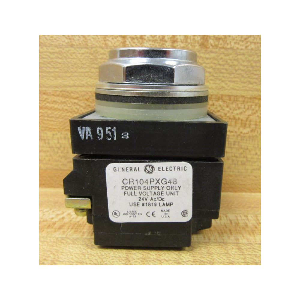 General Electric CR104PXG48 Socket wBulb No Lamp - Used