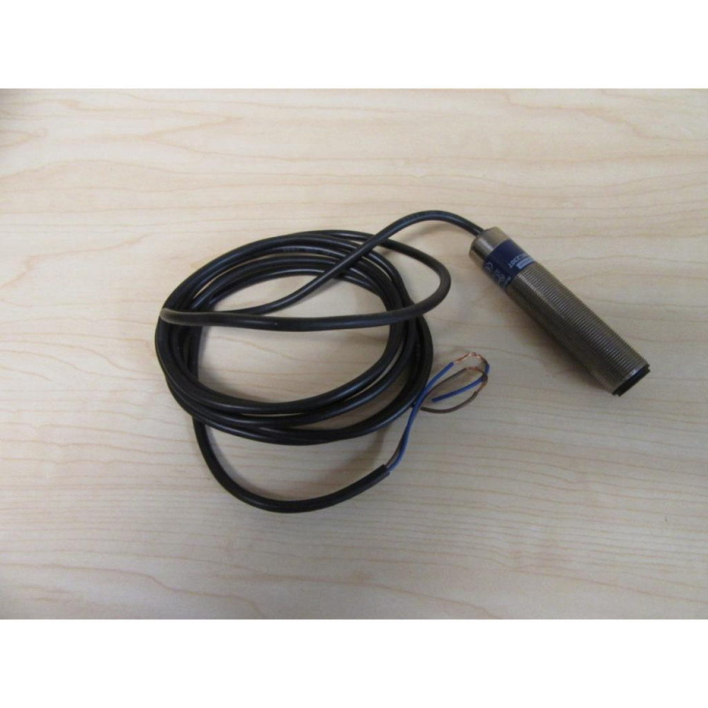 Telemecanique XU2-M18MC230-T Photoelectric Sensor XU2M18MC230T - New No Box