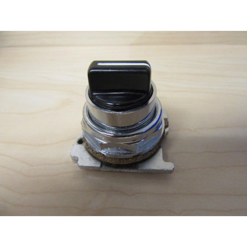 Cutler Hammer 10250T1323 Eaton Selector Switch 3 Position Cam 5 - New No Box