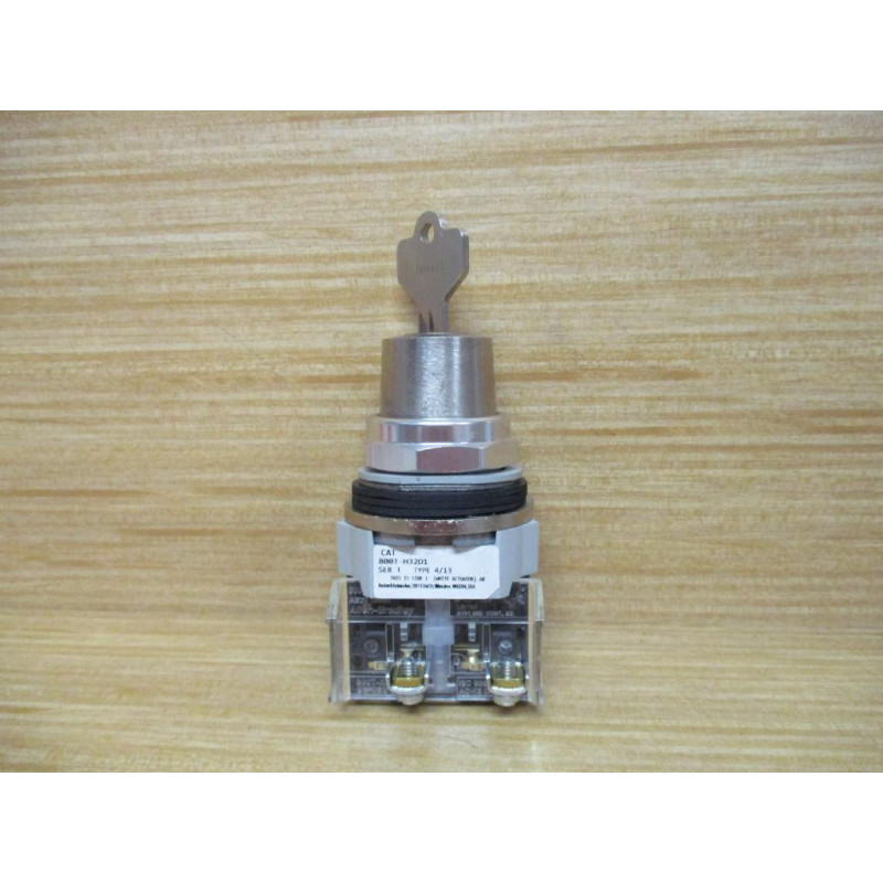 Allen Bradley 800T-H32D1 Selector Switch Ser. T - New No Box