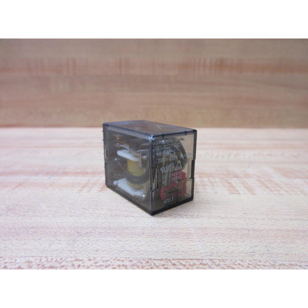 Fuji Electric HH54P-L-AC220V Relay HH54P-L-200-220V AC - Used
