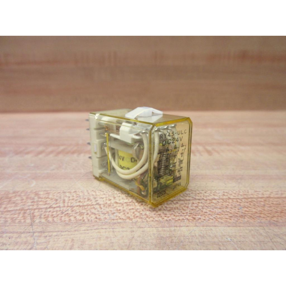 IDEC RY4S-ULC-DC24V Relay RY4S-ULC-24V DC - Used