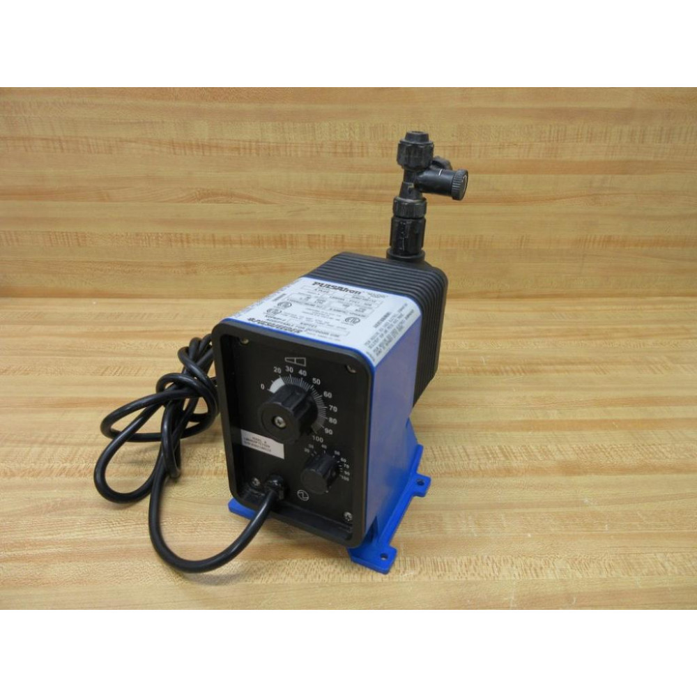 Pulsafeeder LB64SA-PTC1-520 Pulsatron Metering Pump LB64SAPTC1520 Broken Mount Tabs - Used
