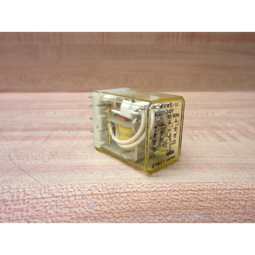 IDEC RY4S-U-220-240V AC Relay RY4S-U-AC220-240V - New No Box