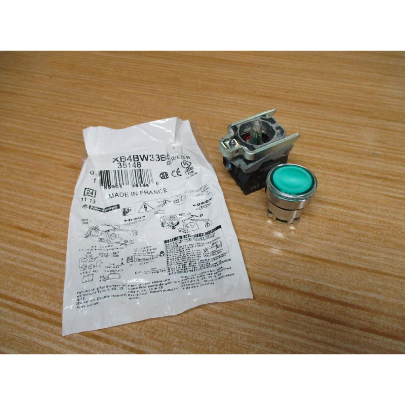 Schneider XB4BW33B5 Telemecanique Illum. Push Button Schneider XB4BW33B5 Telemecanique Illum. Push Button