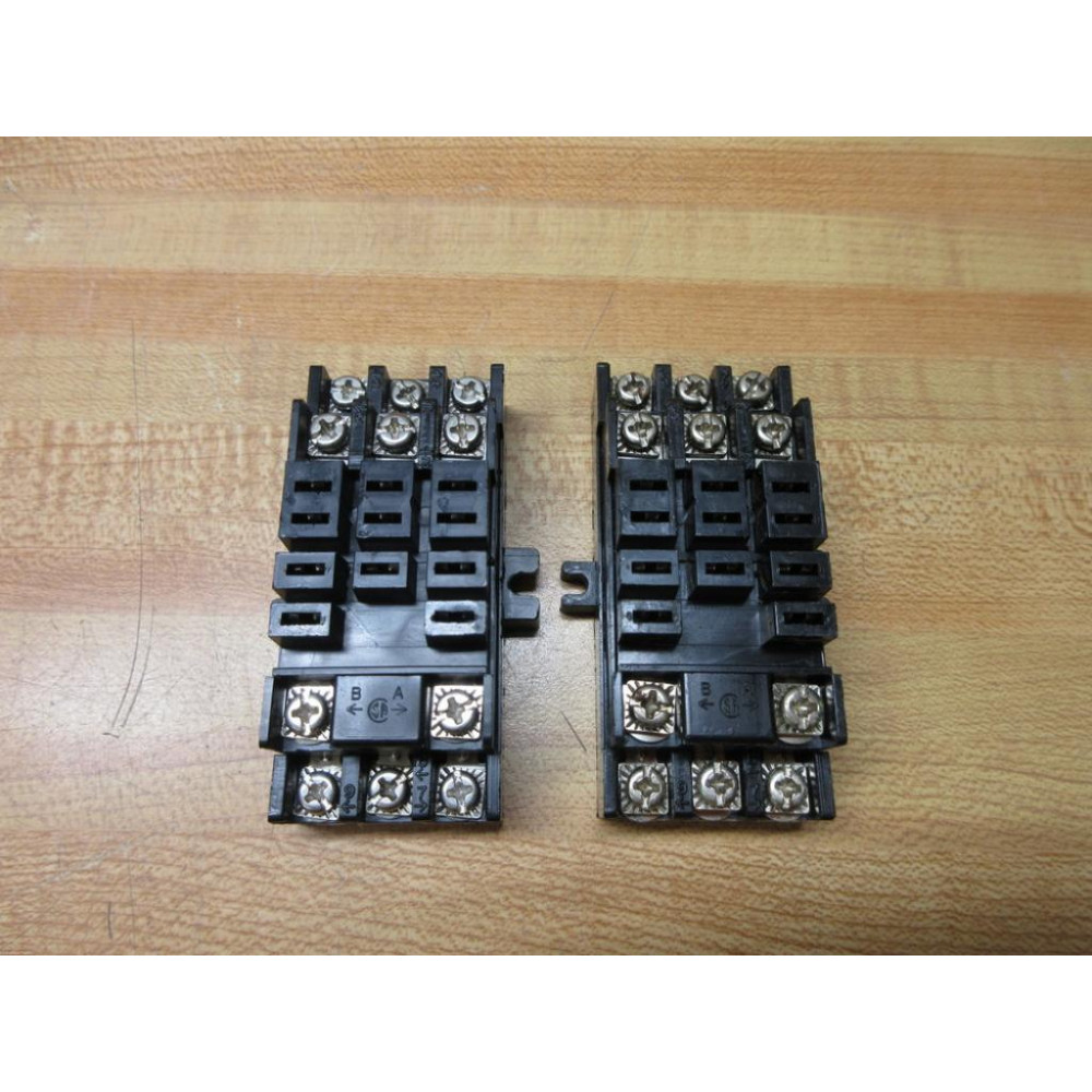 Custom Connector QC11-PC Relay Socket (Pack of 2) - Used