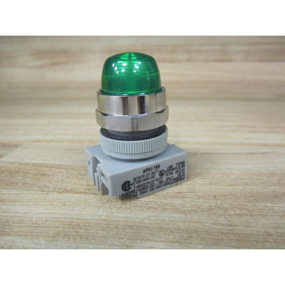IDEC APW-199 Pilot Light Operator APW199 Green - New No Box