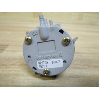 Honeywell RP670A-1001-1 Pneumatic Switching Relay RP670A1001