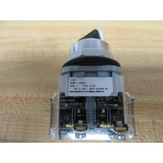 Allen Bradley 800T-H2D1 Selector Switch  800TH2D1 W800T-XD1