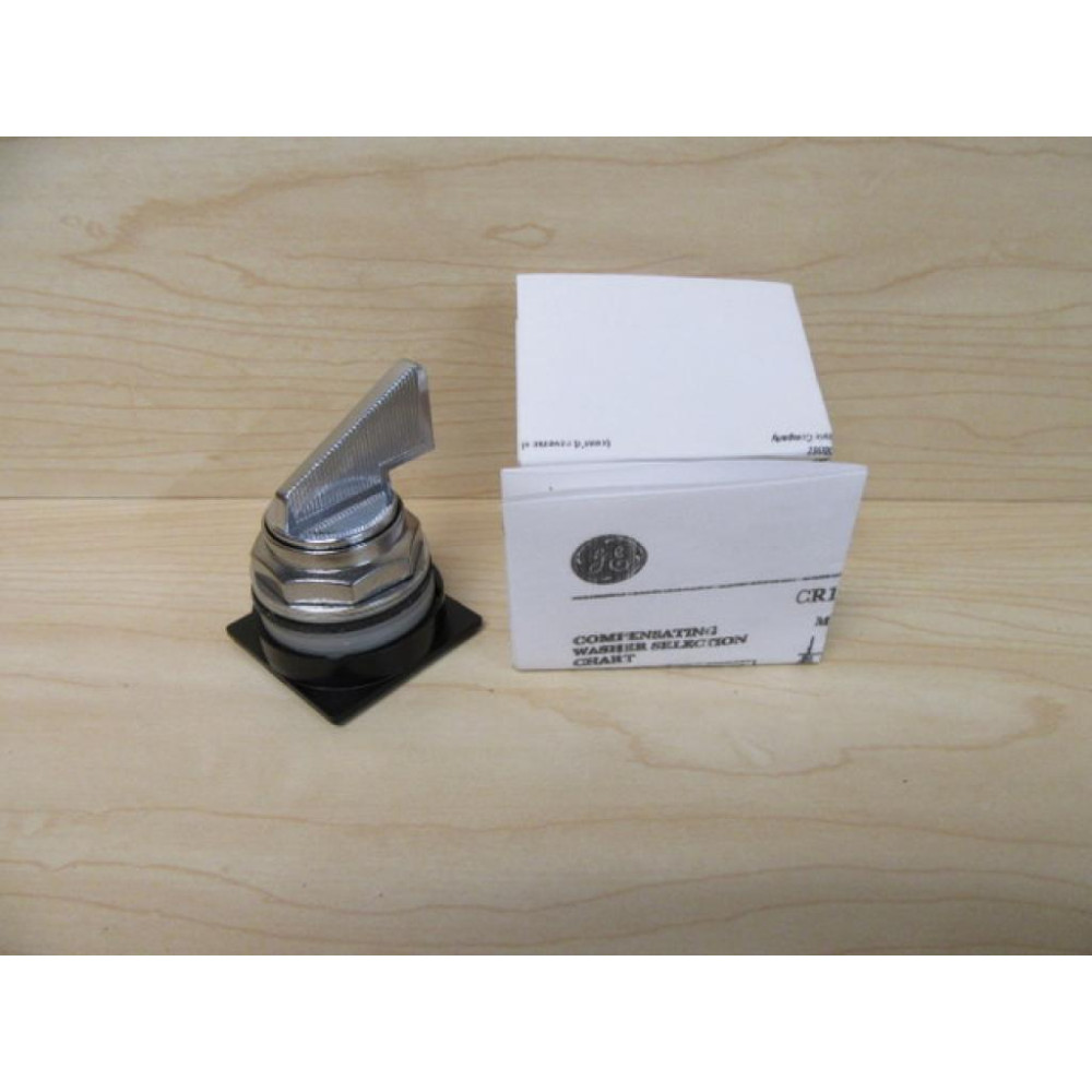 General Electric CR104PSM94A91 3-Pos. Lever Switch GE - New No Box