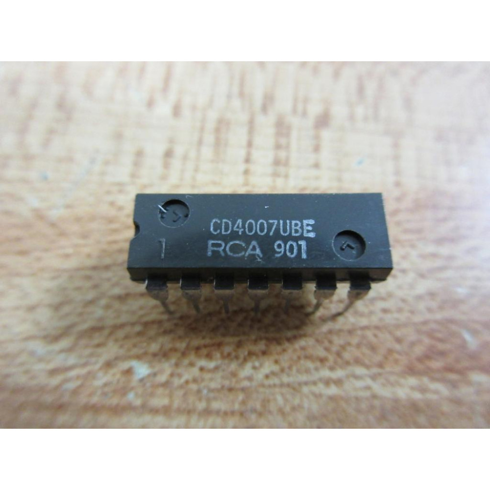 RCA CD4007UBE Integrated Circuit - New No Box