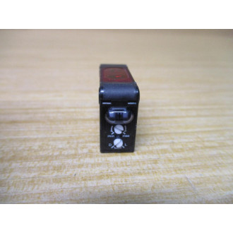 Omron E3Z-R86 Photoelectric Switch E3ZR86