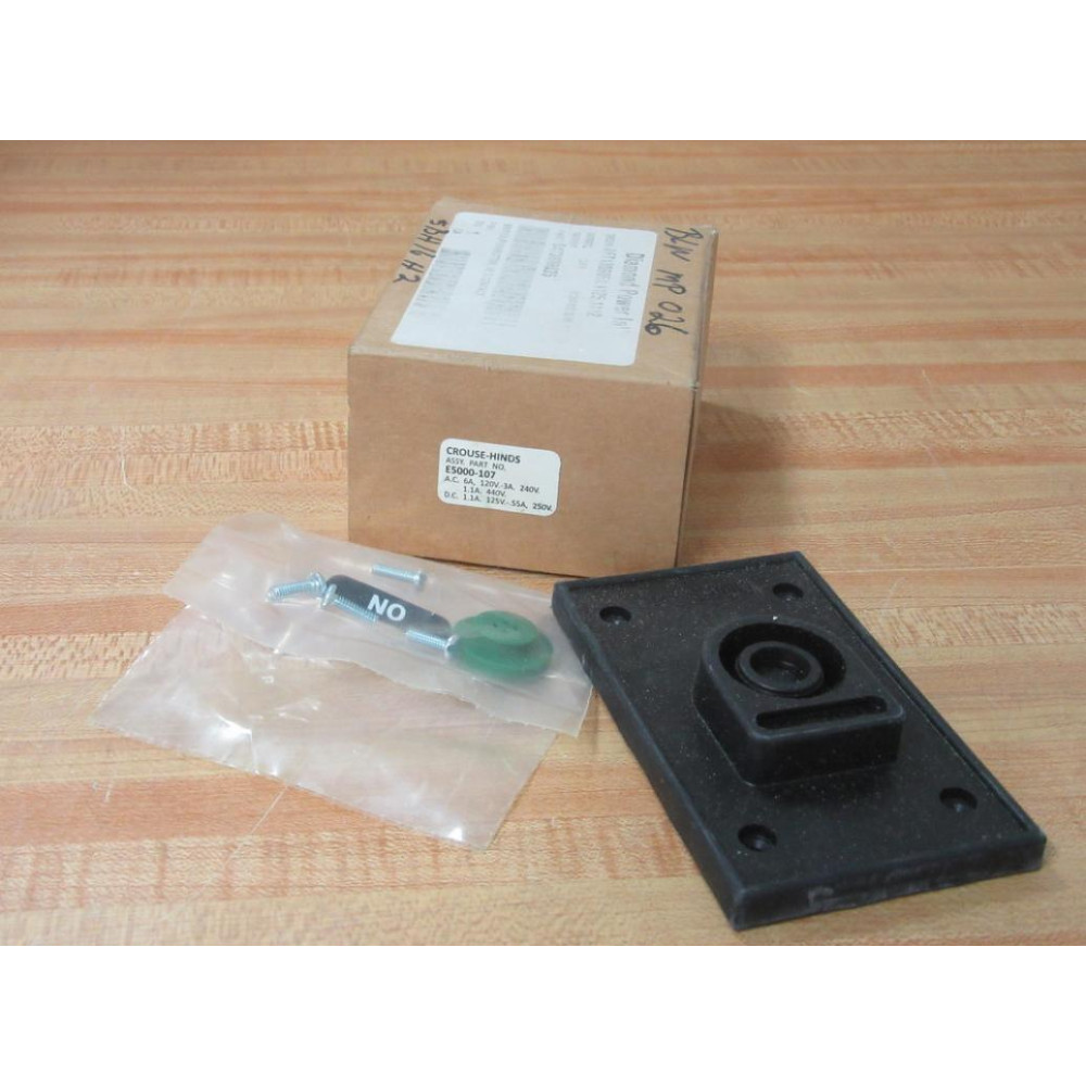 Crouse & Hinds E5000-107 1 Button Flexo Switch E5000107