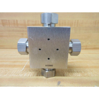 Swageloc 10078038 KMT Cross Fitting KMT-X6HF66