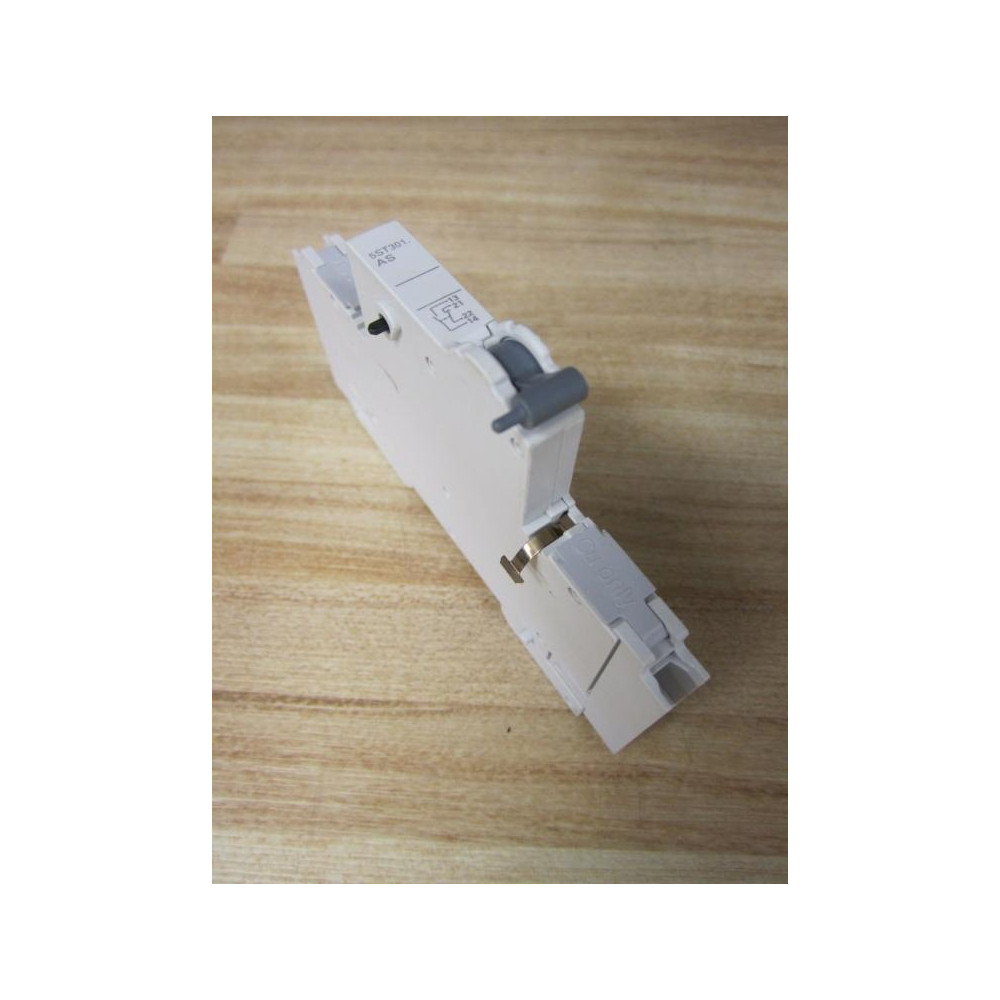 Siemens 5ST3010-0HG Auxiliary Circuit Switch 5ST301 AS - New No Box
