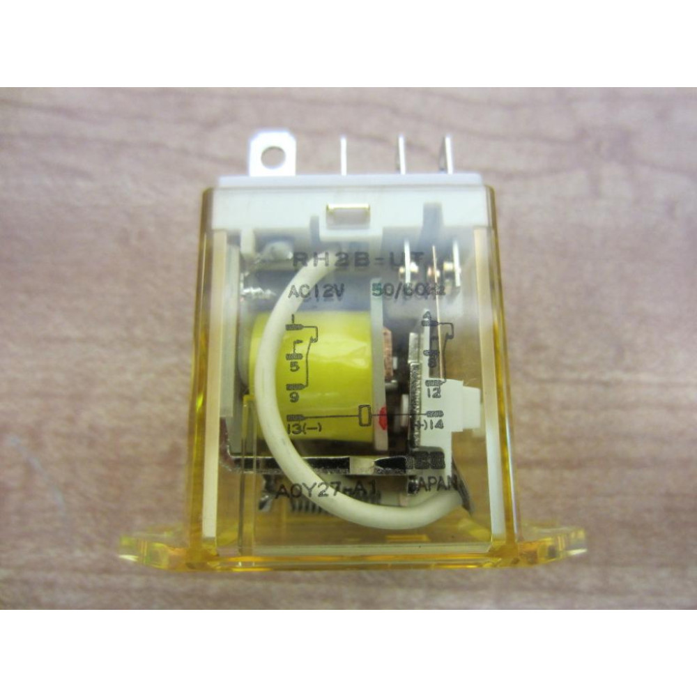 IDEC RH2B-UT-AC120V Relay RH2B-UT-120V AC - New No Box