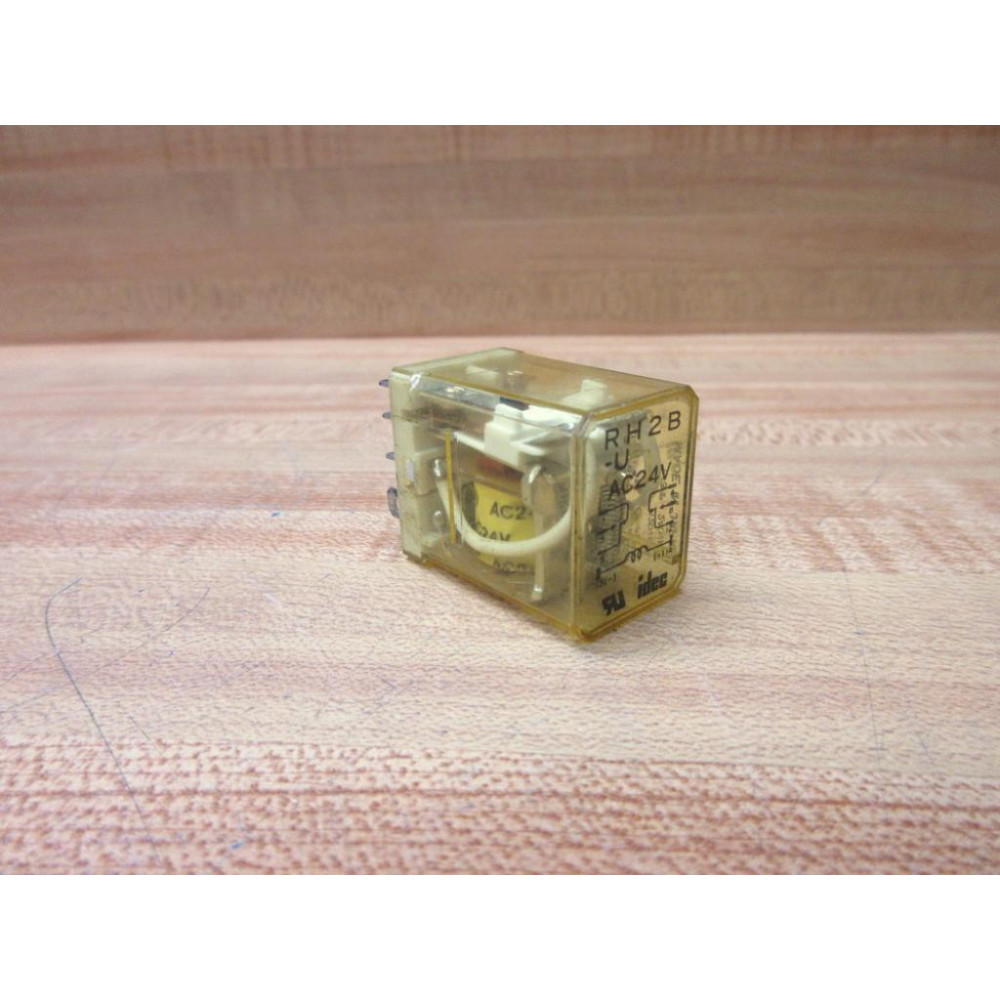 IDEC RH2B-U-AC24V Relay RH2B-U-24V AC - Used