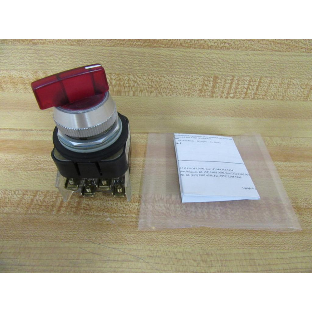 Allen Bradley 800T-16HR17KB6AX Selector Switch - New No Box