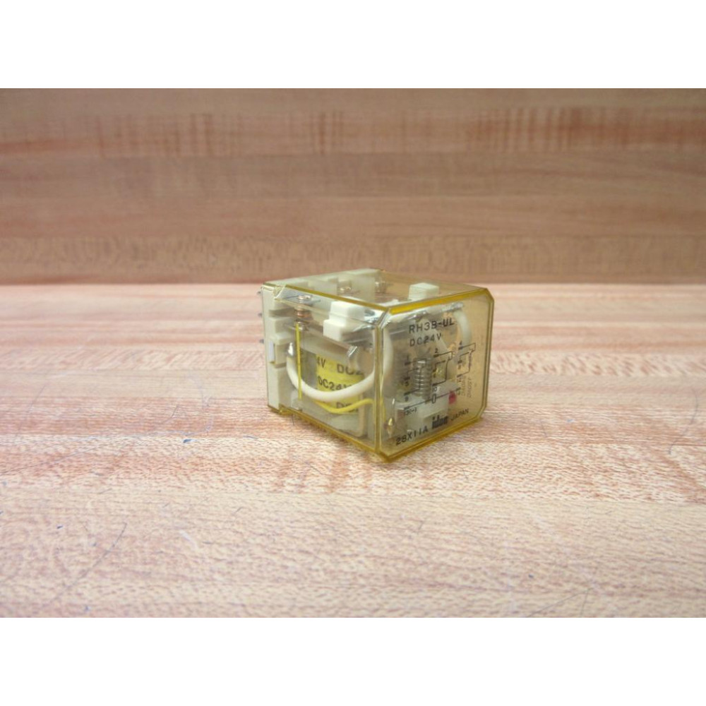IDEC RH-3B-UL-DC24V Relay RH-3B-UL-24V DC - Used